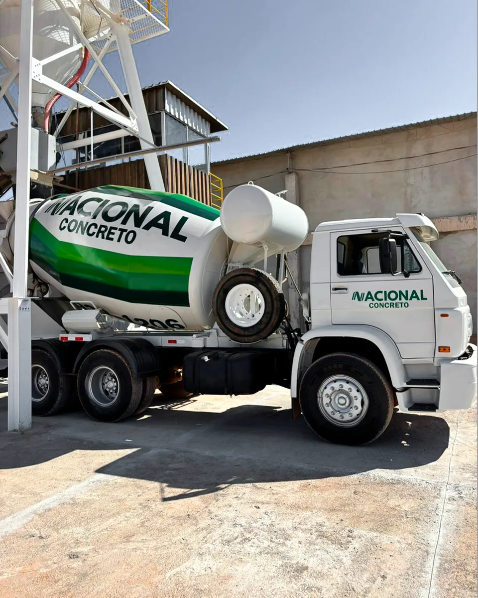 Betoneira Nacional Concreto na central de produção